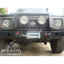 Zderzak przód Nissan Patrol Y60